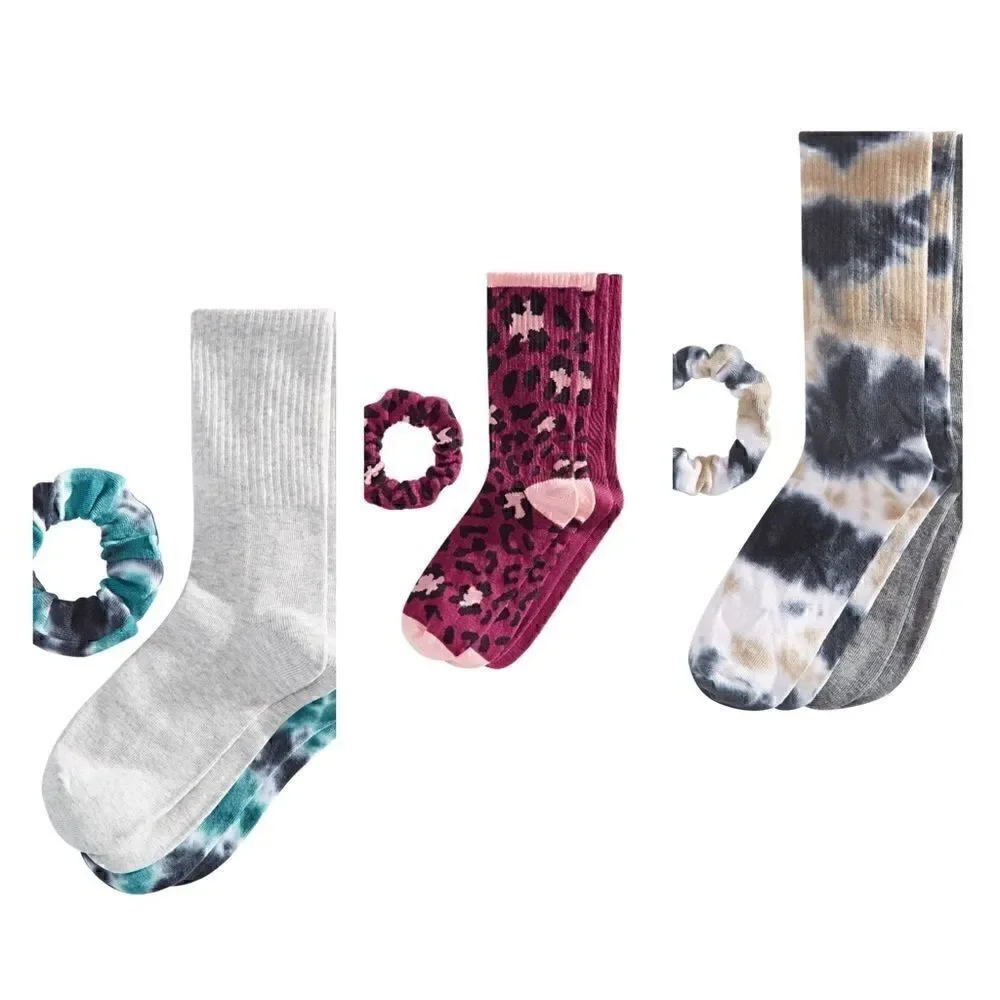Jenni Women's 2 Pair Crew Socks & Scrunchie Set (Socks 9-11)